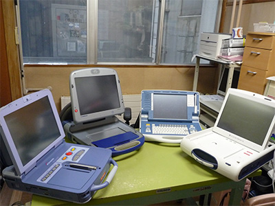 外来ペースメーカチェックなどに使用される各種プログラマ装置