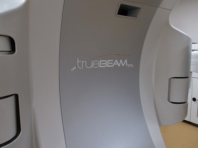 放射線治療装置 TrueBeam STx の本体